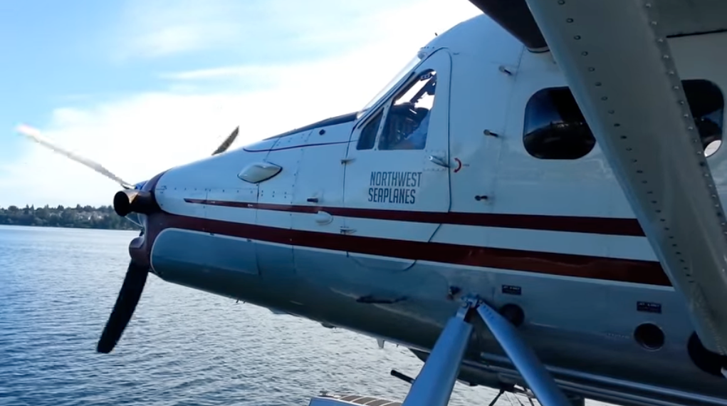 The accident airplane, a Northwest Seaplanes de Havilland DHC-3 Otter in 2016.