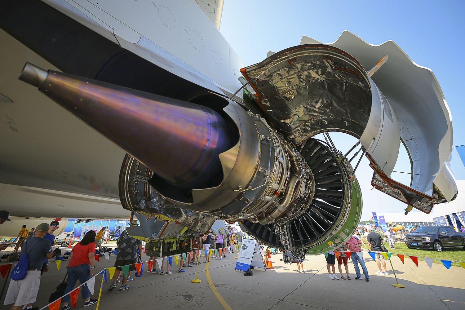 UPS Boeing 747-8F GE engine